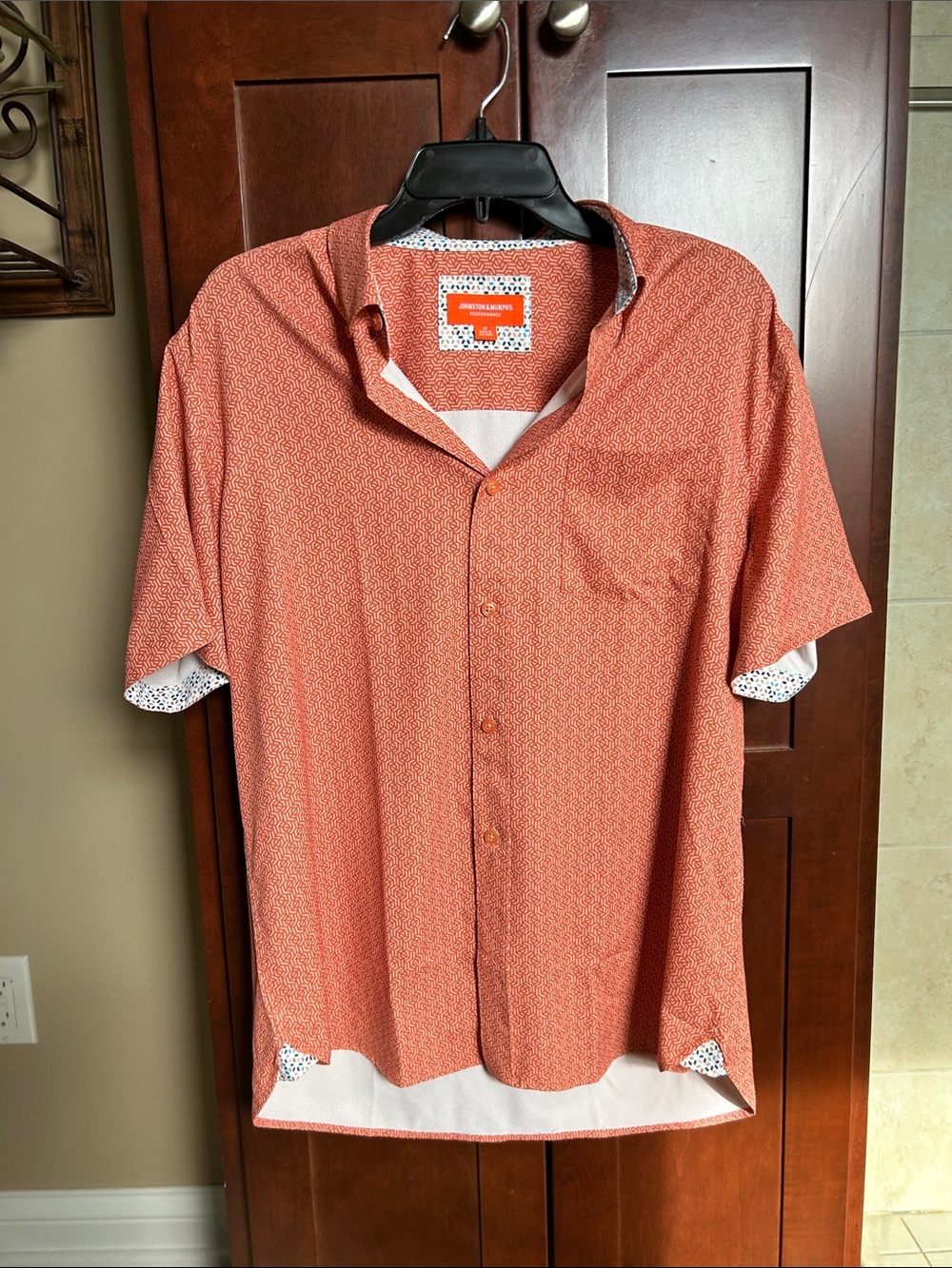 Johnston & Murphy Performance Short-Sleeve Button-Down Shirt in Terracotta - M